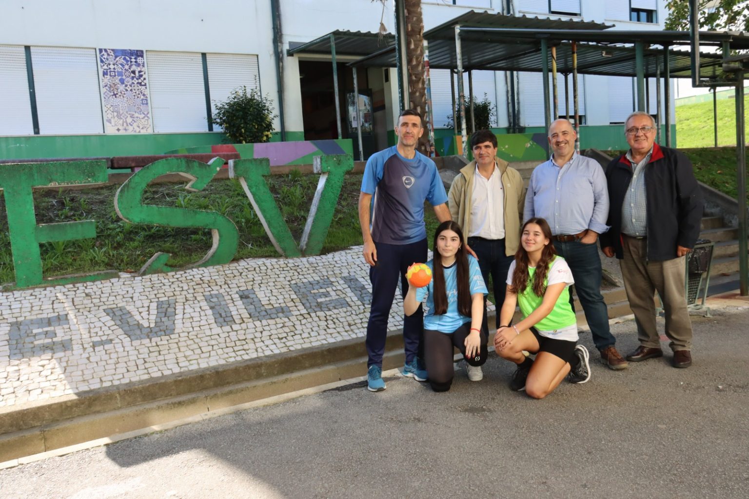 Escola de Vilela recebe material novo no âmbito do Projeto ...
